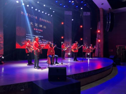 第四十三期“百姓大舞台”文艺演出在赤水市文化馆圆满举行——舞台艺术造型策划助力精彩呈现